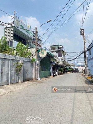 200m qua quận 4 - mới ở ngay tặng nội thất - 6.5 x 8m - 6 tỷ 5