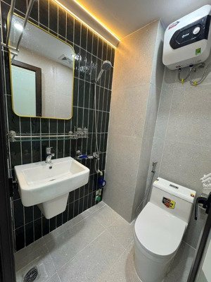 cần cho thuê ccmn an toàn pccc hà đông, dt 25m, full đồ, giá 4.5tr. lh kiều thúy 