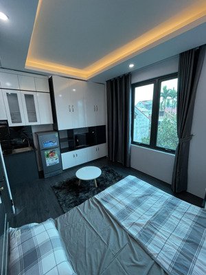 cho thuê phòng full đồ cửa sổ thoáng ngõ 6 vĩnh phúc (376 bưởi)