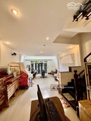 nhà 4 tầng, cách mặt tiền lạc long quân 20m. ngay chợ vải tân bình, lý thường kiệt. 63m2, 4 tầng.