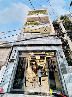 nhà mới hoàn thiện đào tông nguyên nhà bè thang máy, gara ô tô, 5x24m, full nội thất