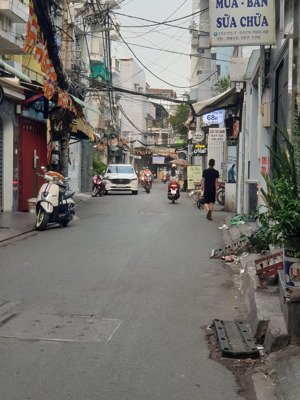 bán nhà 4 tầng, âu dương lân q8, dt 36m2, chỉ 6,xtỷ, cách hẻm xe hơi 20m, gần trường học cấp 1,2