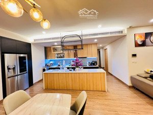 chính chủ cho thuê căn 2pn,tòa 6th element full nội thất,có slot oto giá cực rẻ 13tr. lh 