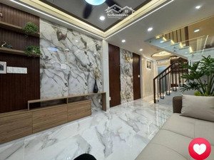 bán nhà quận 5 hxh 3tầng 4pn vào ở ngay