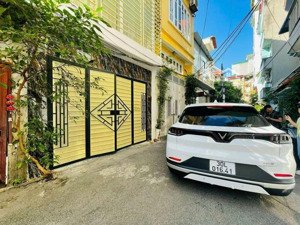 nhỉnh 17 tỷ có nhà nguyễn khang, cầu giấy 50mx6t, mt4.2m ngõ thông ôtô tránh, kinh doanh sổ phân lô