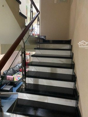 b.á.n gấp chdv -hẻm xe hơi thông-6 tầng 80m-sổ riêng-hcđ- ngay hàng xanh-bình thạnh.