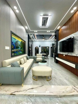 bán nhà mới 96m hẻm ô tô, ở ngay ,full nội thất xịn 4 tầng đường thạnh xuân 33, q12.