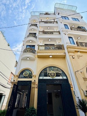 nhà mới tân cổ điển có thang máy hẻm xe hơi bùi quang là