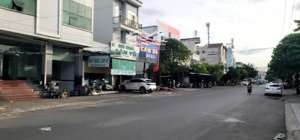 chỉ 4,15 tỷ sở hữu ngay căn nhà 2 tầng dt 84m2 4,3 x 20 oto đỗ cửa đường phạm ngũ lão dĩ an