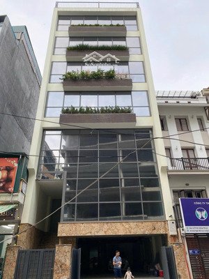 cho thuê nhà lạc long quân - xuân la - tây hồ - hn 100m2 7 tầng 1 hầm. mt 8m. thông sàn. giá 80tr