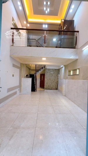bán nhà 5 tầng 3 phòng ngủ hẻm 1/ đoàn văn bơ quận 4
