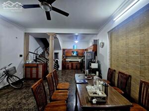 Bán nhà phố Hoàng Cầu, Đống Đa 46m, 5 tầng, mt 5.2m. Giá: 17.2 tỷ. LH: 0327536893