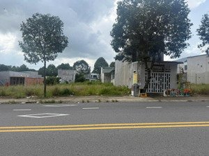 cần bán 300m2 đất ngay kcn bàu bàng, bình dương, mtđ 16m, sổ sẵn, khu dân cư hiện hữu