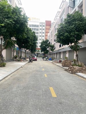 bán lô xẻ khe ngay gần khu chung cư tại dự án t&t giá rẻ chính chủ.