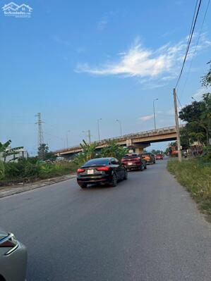 Cho thuê nhà biệt thự và sân vườn tại Đồng Tâm,Vĩnh Yên. Gía 20tr/tháng