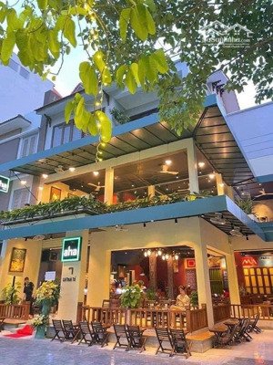 cho thuê nhà mặt phố nguyễn du lô góc 2mt 20m cực đẹp, dt 565m2 - trung tâm hai bà trưng