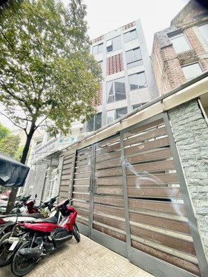 cc cho thuê văn phòng 65- 75m2 tại số 23 cự lộc - 108 nguyễn trãi ôtô đỗ cửa thuận tiền đi lại