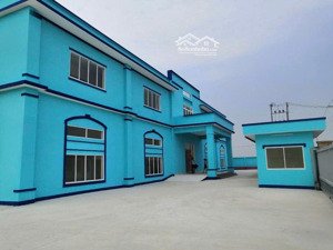 xưởng mới xây an phú đông q12, dt: 900m2 xe container, có văn phòng