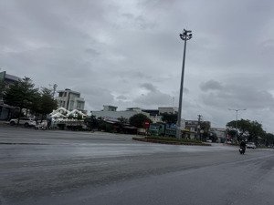 bán nhà 3 tầng 2 mặt tiền, vị trí đắc địa gần bãi tắm sơn thủy, đà nẵng