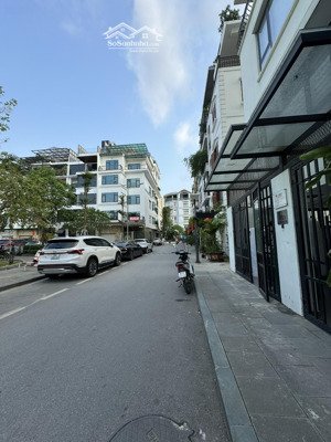 cho thuê nhà phân lô kđt a10 nam trung yên - nguyễn chánh 80m * 4t thông sàn,mặt tiền 6m giá 50tr