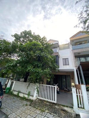 bán biệt thự góc sông hiệp bình phước, thủ đức khu vực: đường 12, hiệp bình phước, tp. thủ đức