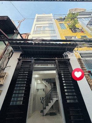 nhà đẹp ngay vĩnh khánh q4 - 4 tầng đúc - 24m2 - sát mt - ko qh - chỉ 4 tỷ 7