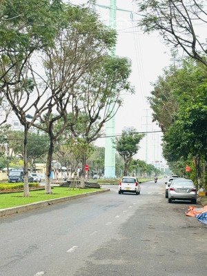 đườg an dương vương 33m nhson tp đà nẵng- cần bán ! sát sông hàn, khán đài pháohoa gia chi 11t6