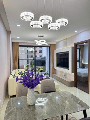 giá thật bán nhanh. tôi bán ch77m2 (2pn + 2wc), full nội thất mới đẹp - giá nét 7,8 tỷ cc five star