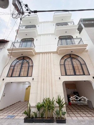 bán chdv 4 tầng thu nhập 30tr/tháng đường 5m chỉ 7.5 tỷ,alo 