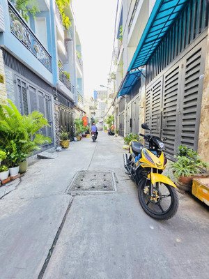 bán nhà hẻm 128 tân hương dt 4.1x18.5m nhà cấp 4 mới, vào ở ngay khu dân trí cao giá 6.x tỷ