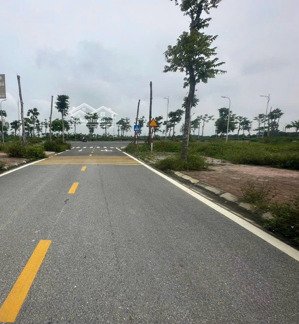 chính chủ gửi bán lô 75m2 khu đấu giá ngọc mỹ - quốc oai anh chị quan tâm ib em để nhận báo giá