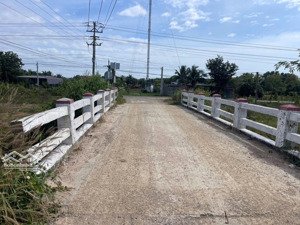 cần bán lô đất 4,6 hecta xã hàm liêm, hàm thuận bắc bình thuận dt: (150m dài 213m) 4,6 hecta