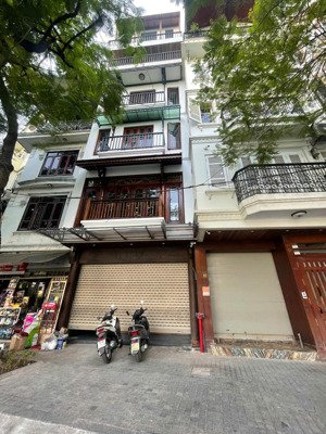 bán nhà phân lô nội thất nhập khẩu 27 tỷ 50m2 8t mt 4,2m vỉa hè ô tô tránh phố vĩnh phúc ba đình