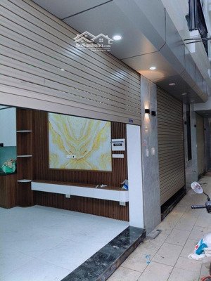 nhà mới yên lũng - 32m - 5 tầng - mt 6m - gần hồ - gần khu tiện ích dân cư - gần chợ, trường, y tế