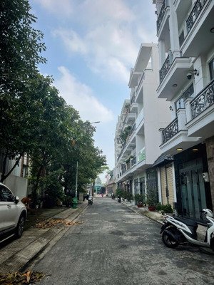 bán nhà hẻm vip 1/ 10m lê trọng tấn, dt 4.5mx13m, 4 lầu mới, ngay aeon mall tân phú