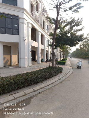 biệt thự liền kề hidone kim chung di trạch
xây thô 5 tầng mặt đường 33m hàng hiếm