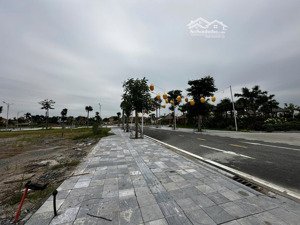 chính chủ bán nhanh lô a mặt đường đôi cổng chính dự án việt hưng. giá 3,1 tỷ. sẵn sổ công chứng