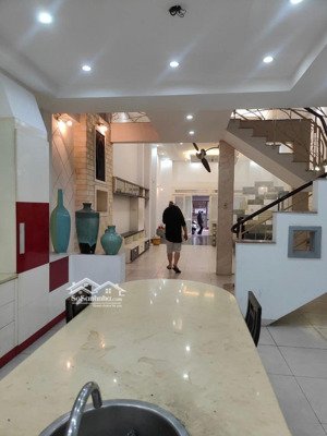 cho thuê nhà đường số lý phục man quận 7