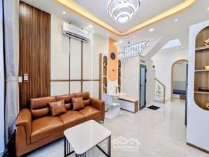 nhà mới 2 tầng đúc kiên cố - full nội thất - khu phan xích long bình thạnh. chỉ 5.x tỷ