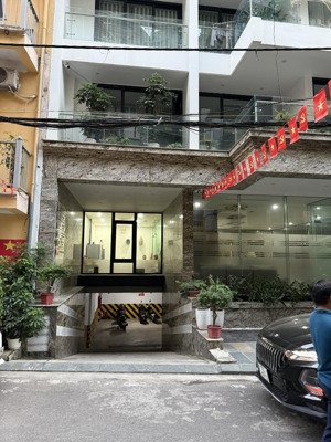 siêu hiếm giá rất hợp lý cho toà nhà vp tây hồ; dt 288m2, 8 tầng, mặt tiền 16m, giá 166 tỷ