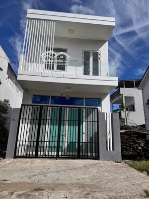 bán nhà 2 tầng mặt biển tại xuân thiều 11, trục thông , dt 100m2, 3pn, 2wc