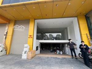 chính chủ cho thuê mbkd đẹp, tại mặt phố tố hữu,hà đông, hà nội, 39,9 triệu, 100m2, mt 10m