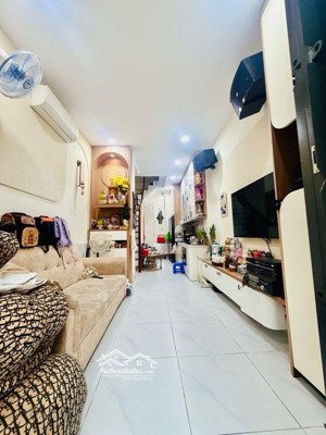 q4, 10m ra mặt tiền đoàn văn bơ, 4 tầng btct, dtsd 108m2, không quy hoạch, nhà mới ở ngay, 6 tỷ 150