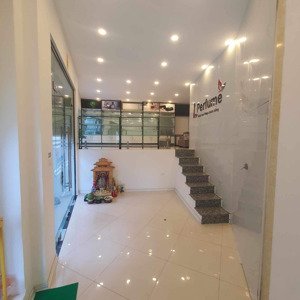 cho thuê mbkd - văn phòng tại vạn phúc - liễu giai 45m2 giá chỉ 8,5tr / tháng