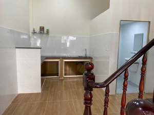 hẻm an ninh, gần đường lớn âu cơ, tân phú, nhà mới dtsd 80m2 với 9 triệu/tháng