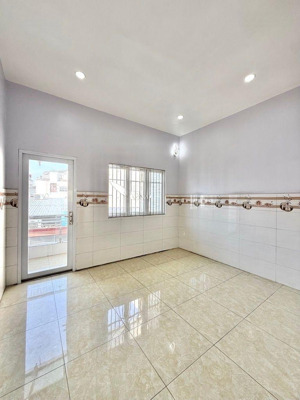 gần mặt tiền - sát quận 3 - 46m2 - nở hậu 3 tầng 4pn+wc riêng đường 6m đẹp thoáng - chỉ 7tỷ nhẹ