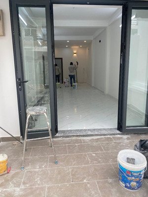 cho thuê nhà mặt tiền đường số lâm văn bền quận 7.
giá 19 triệu (tl)