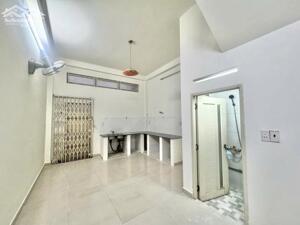 Bán nhà mới 4.3 tỷ, 6m x 9m, 1 lầu, hẻm 5m đường Lê Đình Cẩn, Phường Tân Tạo