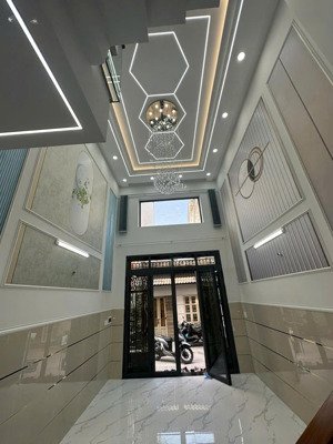 bán nhà hẻm xe hơi đường hương lộ 3 dt 4x15 đúc 1 trệt 2 lầu sân thượng bán 6,9 tỷ lh 