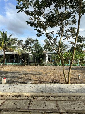 tôi chính chủ cần bán lô đất suối cát, giáp quốc lộ 1a vài bước chân